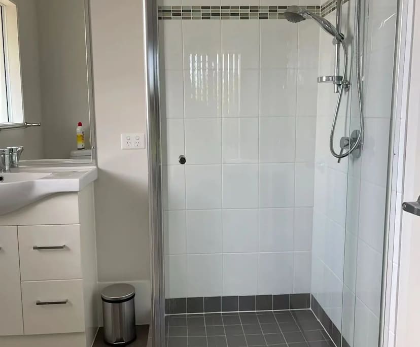 $380, Share-house, 4 bathrooms, Collingwood Park QLD 4301