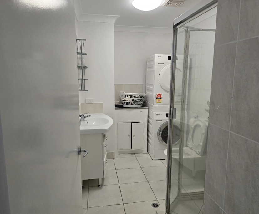 $390, Flatshare, 2 bathrooms, Auchenflower QLD 4066