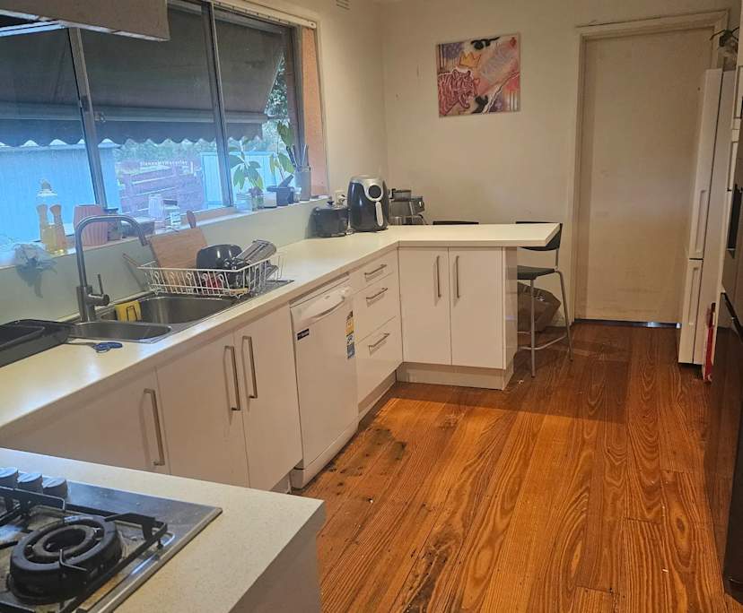 Room in a share house