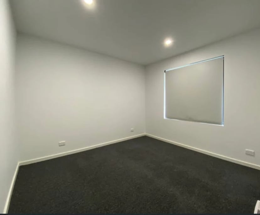 Unfurnished room with own bathroom