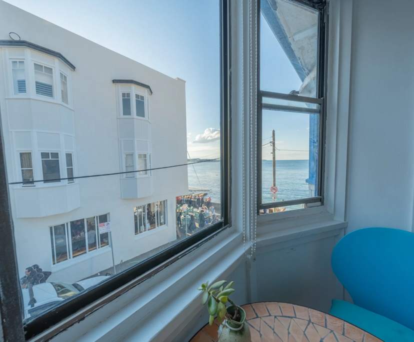 Furnished room studio flat for rent