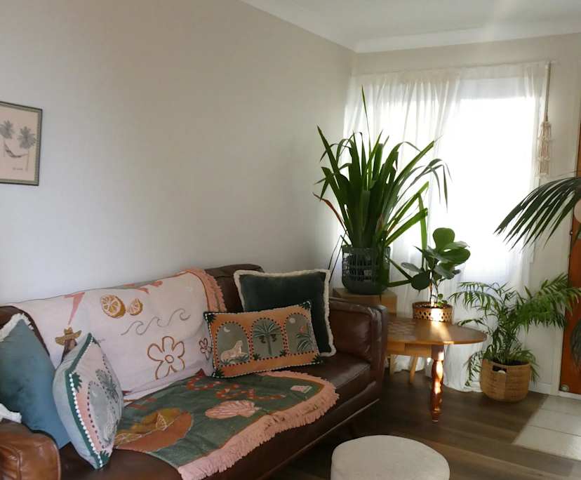 Unfurnished room in a flatshare