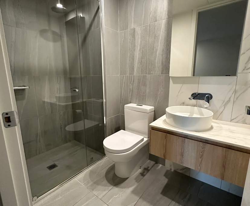 Room with ensuite in a share house