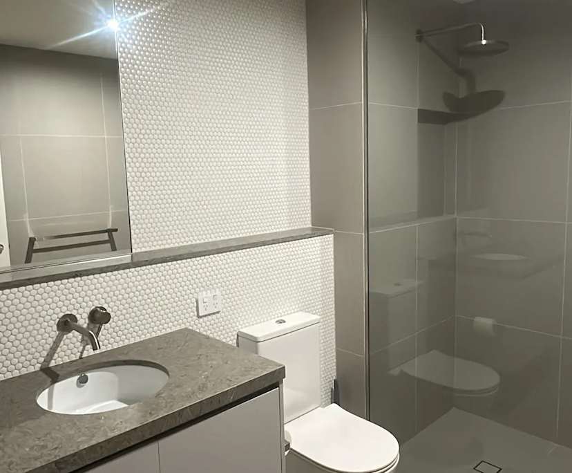 Furnished room with own bathroom
