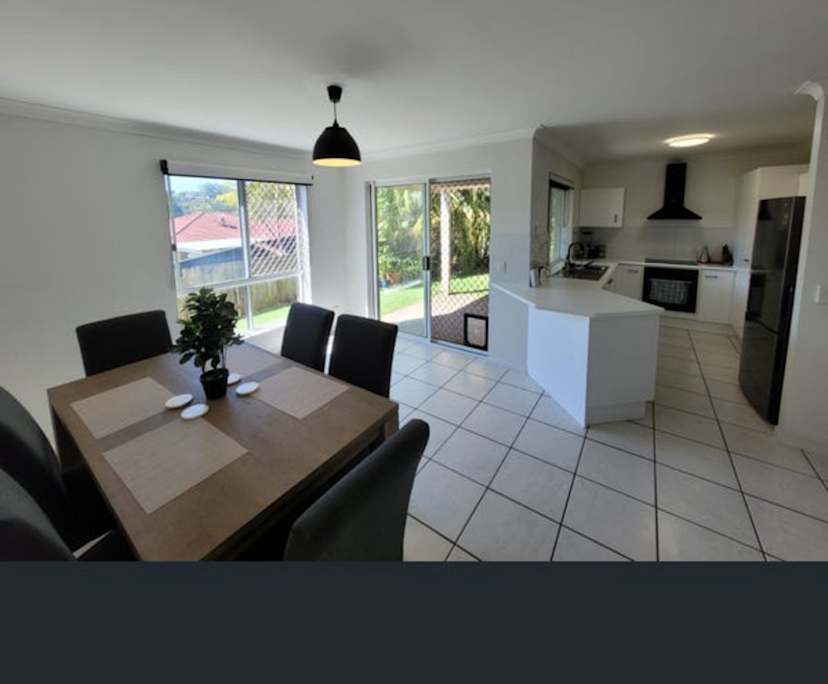 $250, Share-house, 4 bathrooms, Parkwood QLD 4214