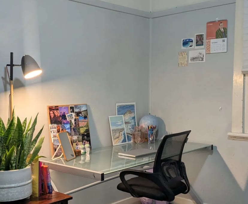Furnished room in a share house