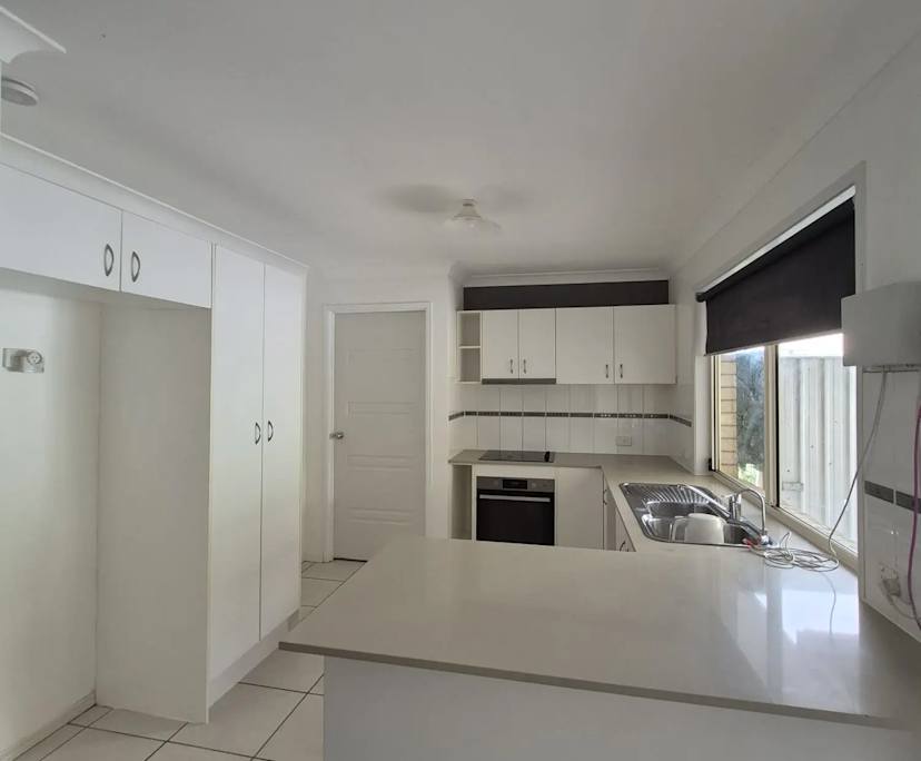 $750, Whole-property, 4 bathrooms, Regents Park QLD 4118
