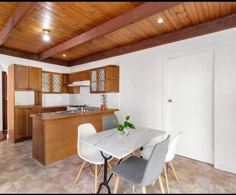 Room in a share house