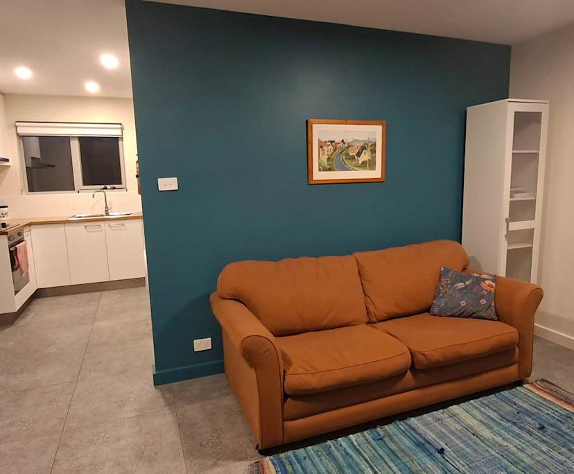 $225, Homestay, 2 bathrooms, Kingston TAS 7050