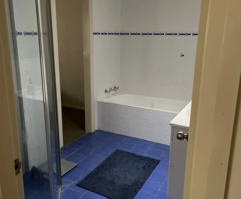 $250, Share-house, 3 bathrooms, Farmborough Heights NSW 2526