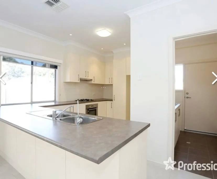 Unfurnished room in a share house