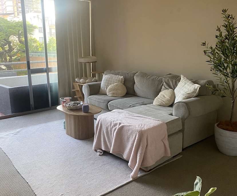Unfurnished room with ensuite in a flatshare