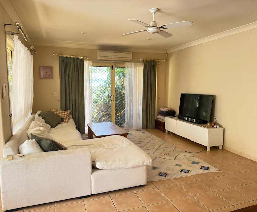 Unfurnished room in a share house