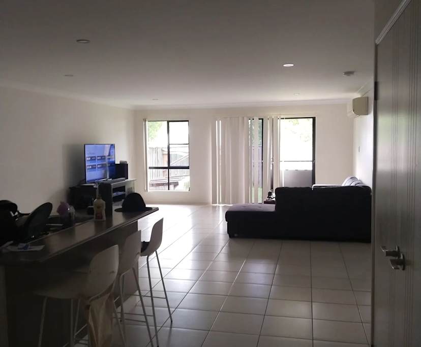 $300, Flatshare, 3 bathrooms, Blacks Beach QLD 4740