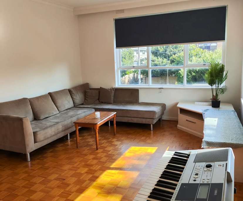 Furnished room in a flatshare
