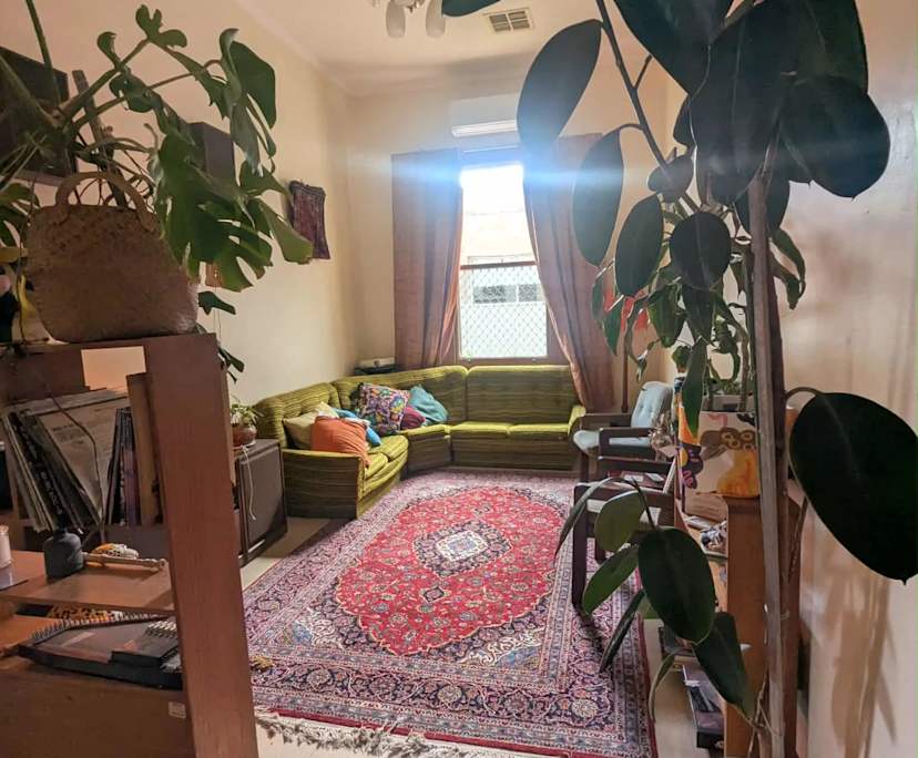 Room in a share house