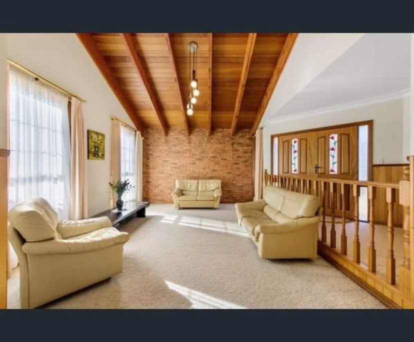 2 Rooms for Rent in Taylors Lakes, Melbourne 125...