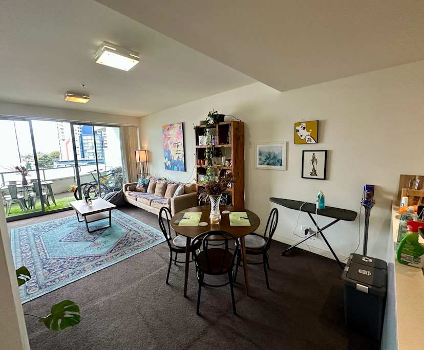 Unfurnished room with ensuite in a flatshare