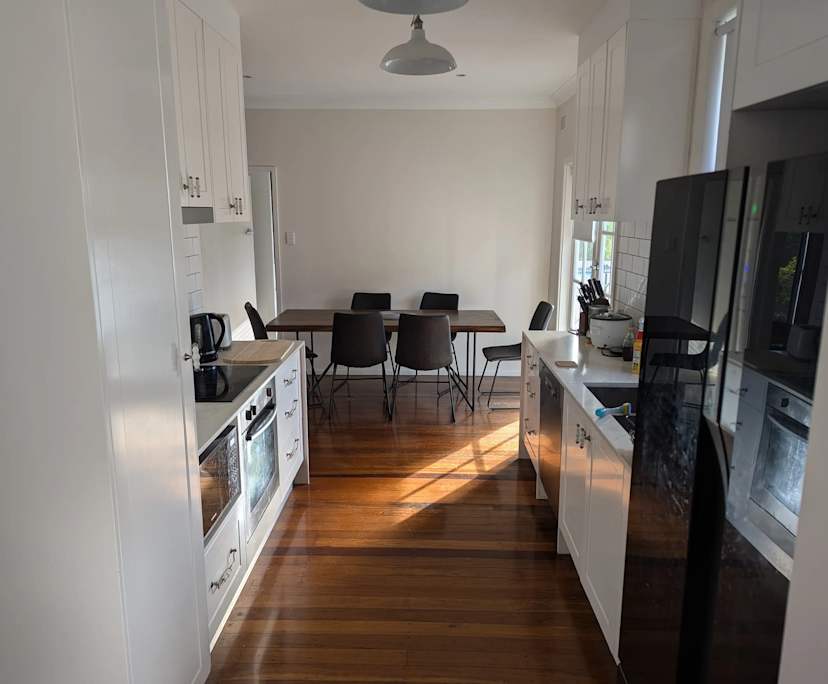 Room in a share house