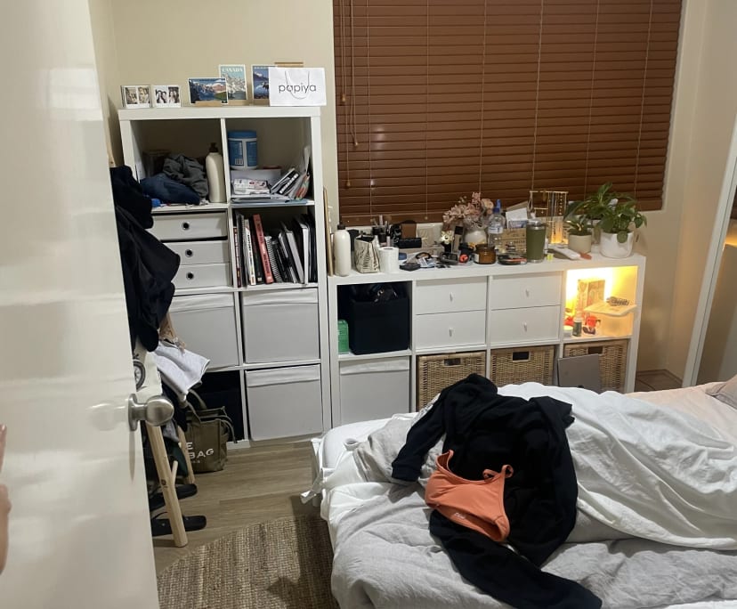 Unfurnished room in a flatshare