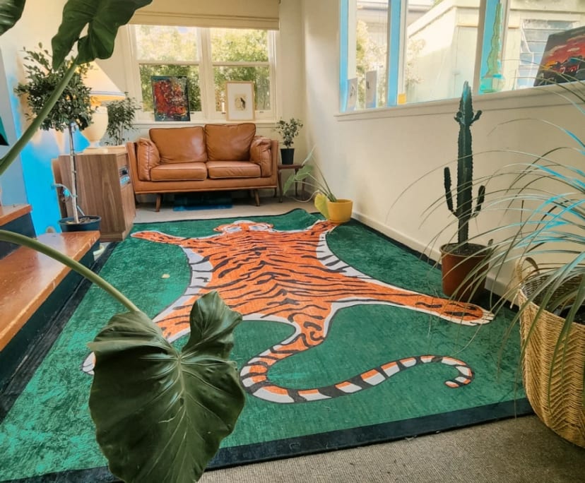 Room in a share house