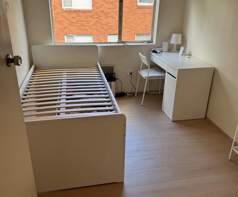 Furnished room in a flatshare