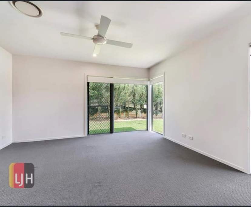 Unfurnished room in a share house