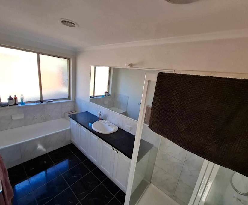 Unfurnished room in a share house