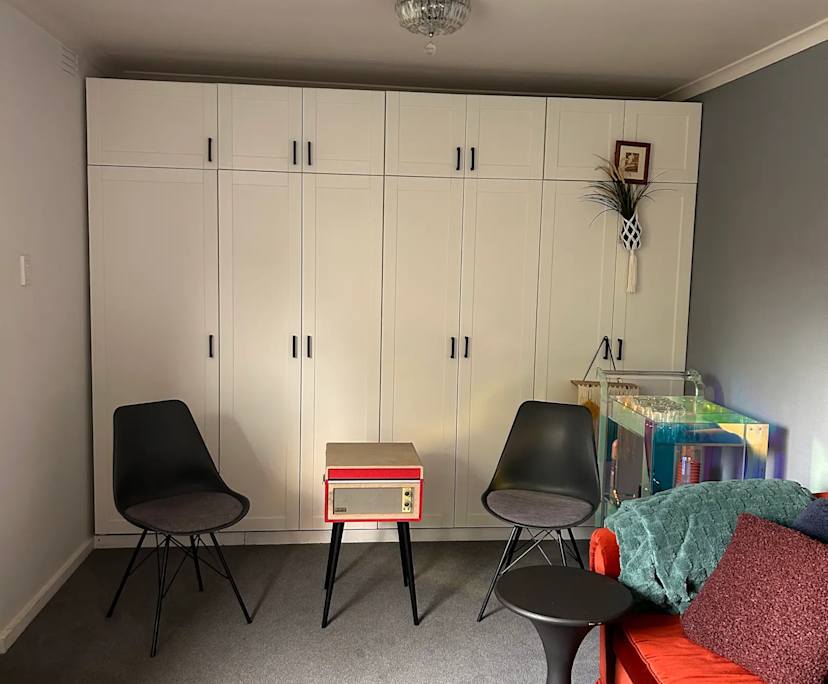 Furnished room in a flatshare