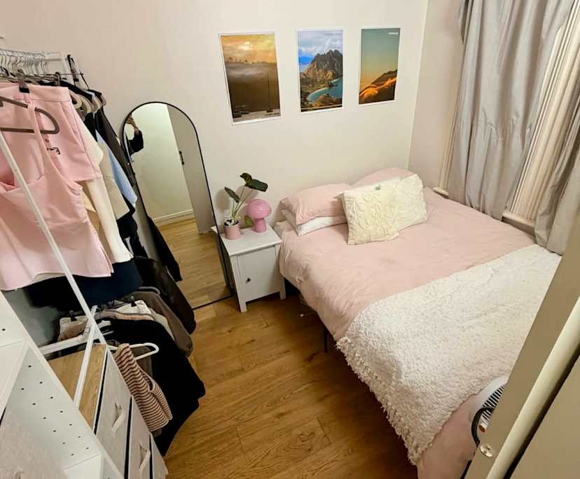Unfurnished room in a share house