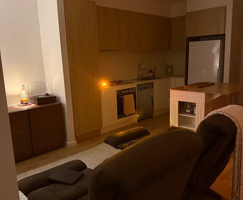 Unfurnished room with own bathroom