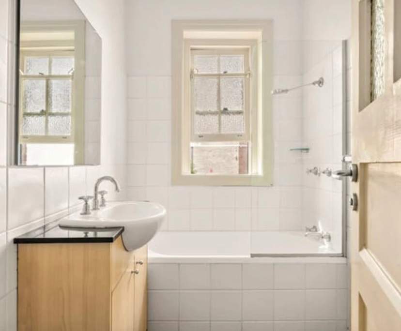 Unfurnished room in a flatshare