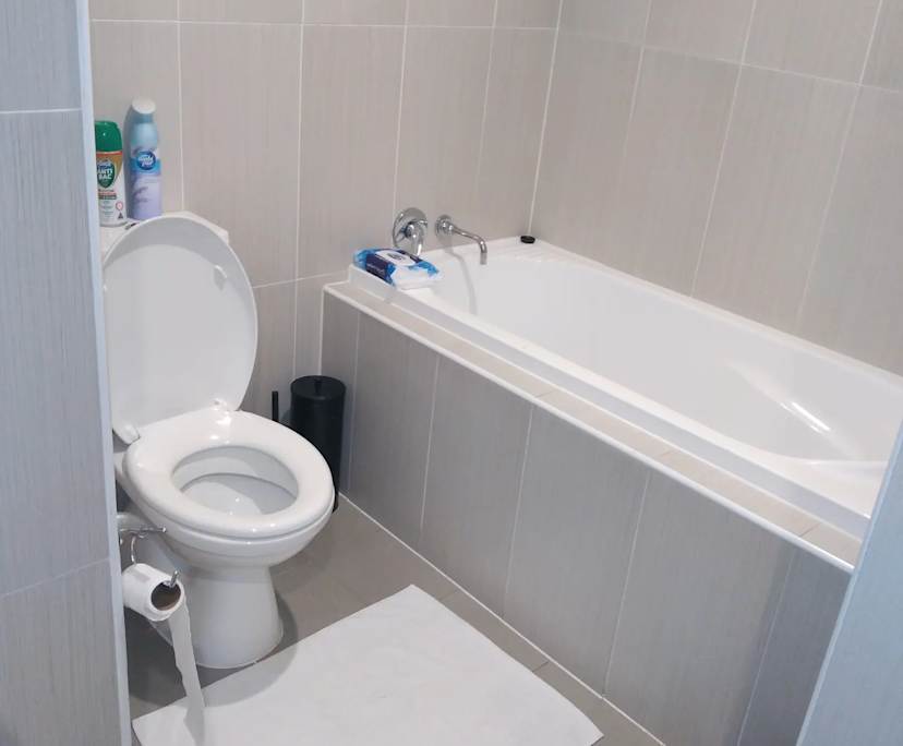 $275, Flatshare, 2 bathrooms, Liverpool NSW 2170