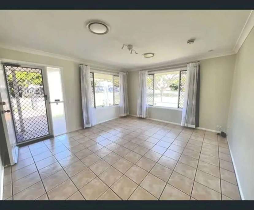 Room in a share house
