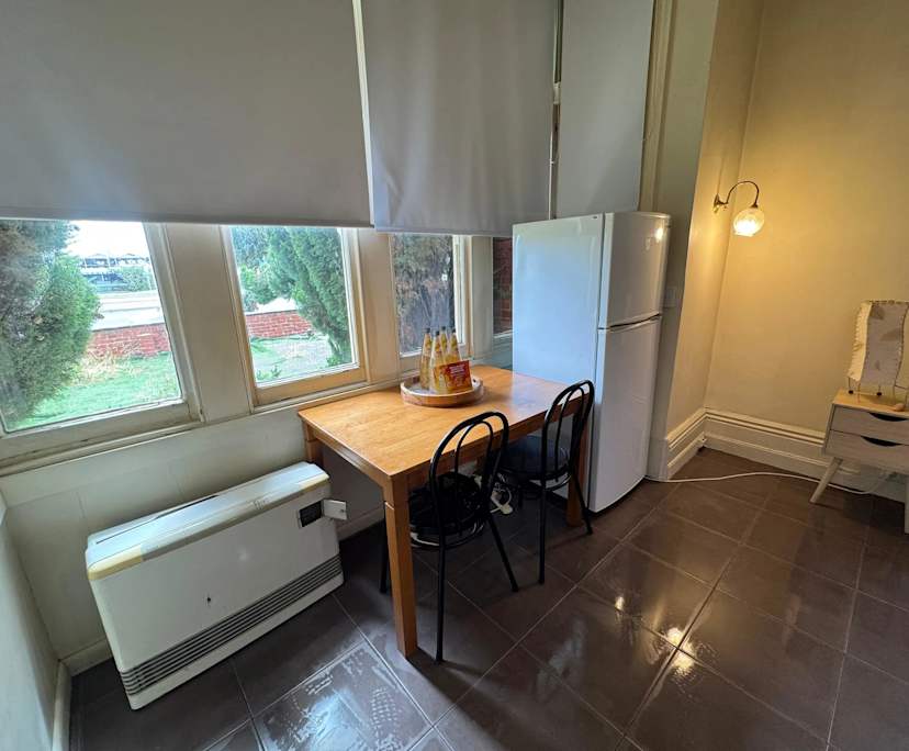 $500, Studio, 1 bathroom, St Kilda VIC 3182