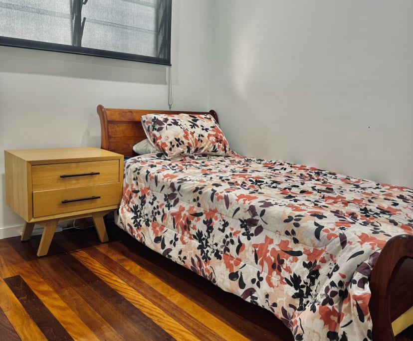 Furnished room in a flatshare