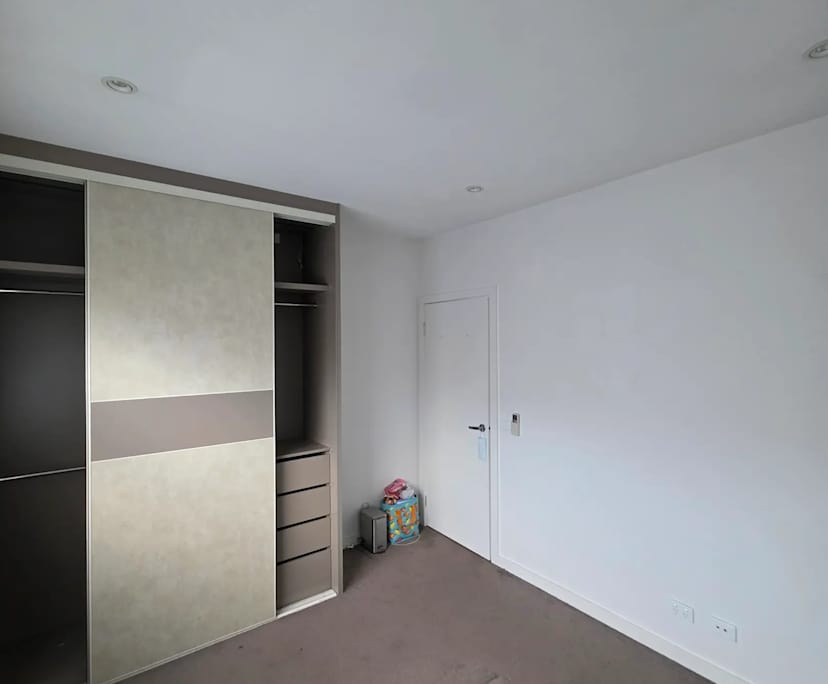 Unfurnished room in a share house