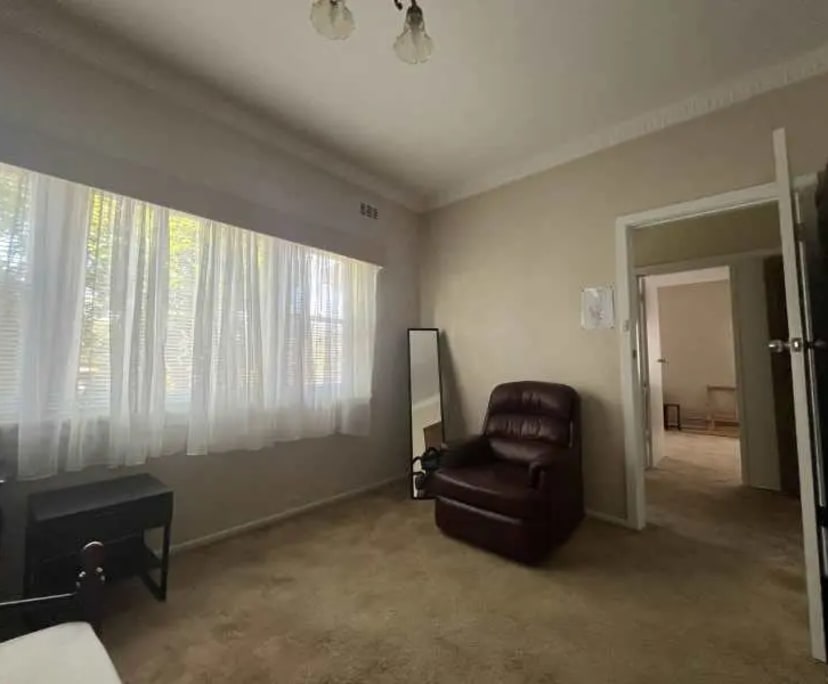 Room in a share house