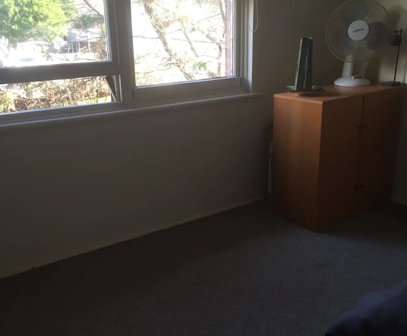 Furnished room in a flatshare