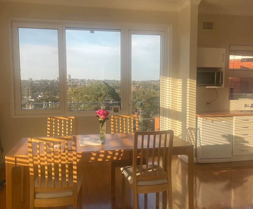 Furnished room in a flatshare