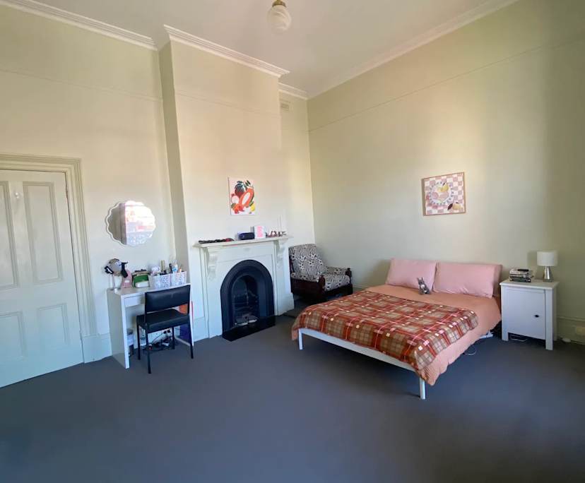 Furnished room in a share house