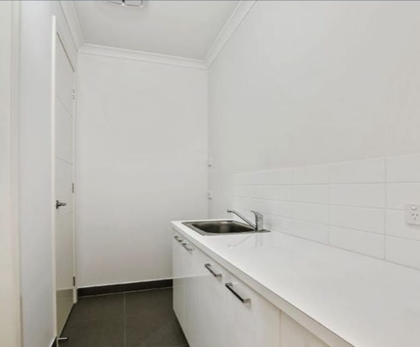 Room for Rent in Newtown, Geelong 170, Furnished,...