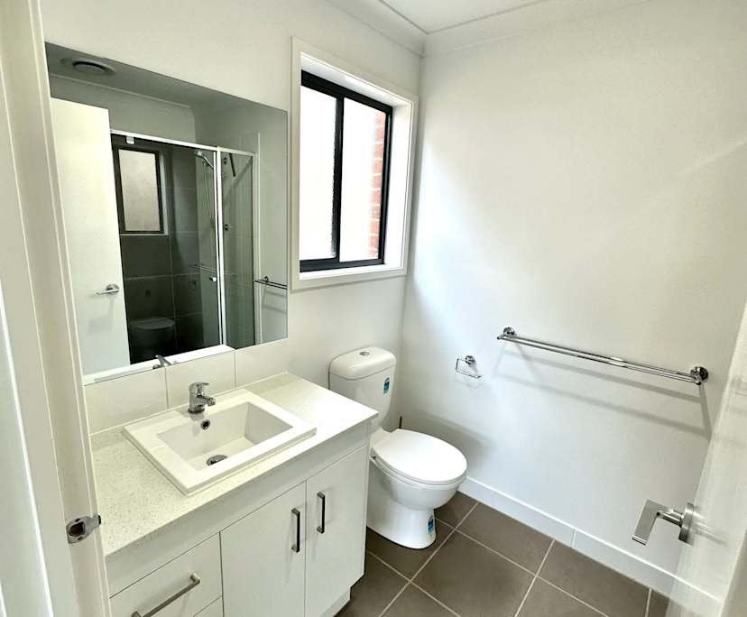 $250, Share-house, 4 bathrooms, Fraser Rise VIC 3336