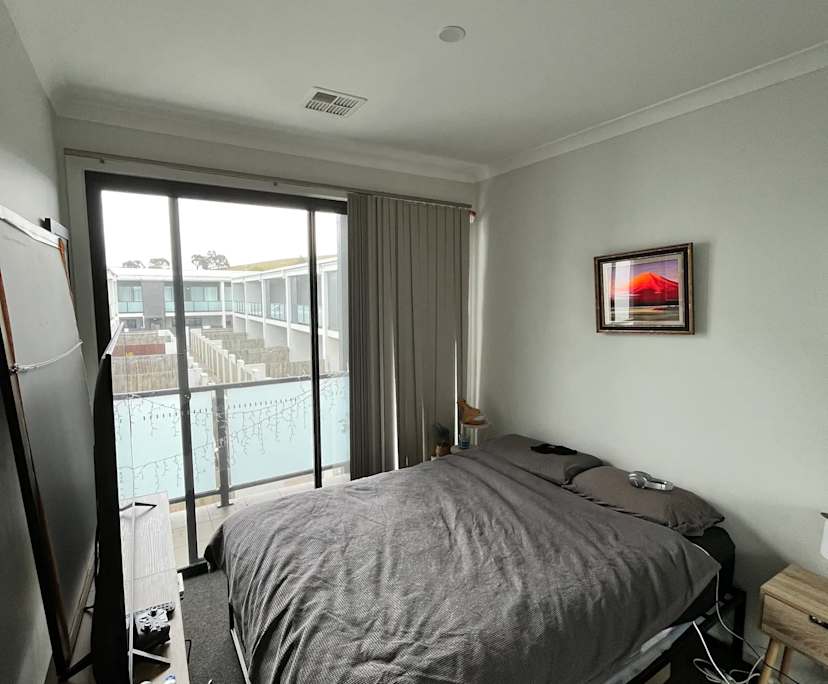 Unfurnished room in a share house