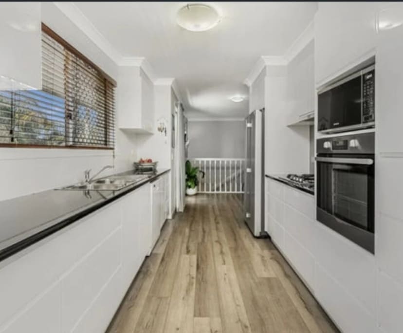 Room for Rent in Gaven, Gold Coast 250, Furnished...