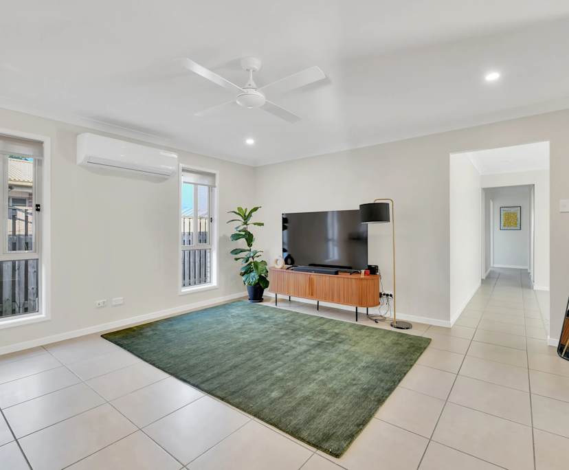 $300, Share-house, 4 bathrooms, Redbank Plains QLD 4301