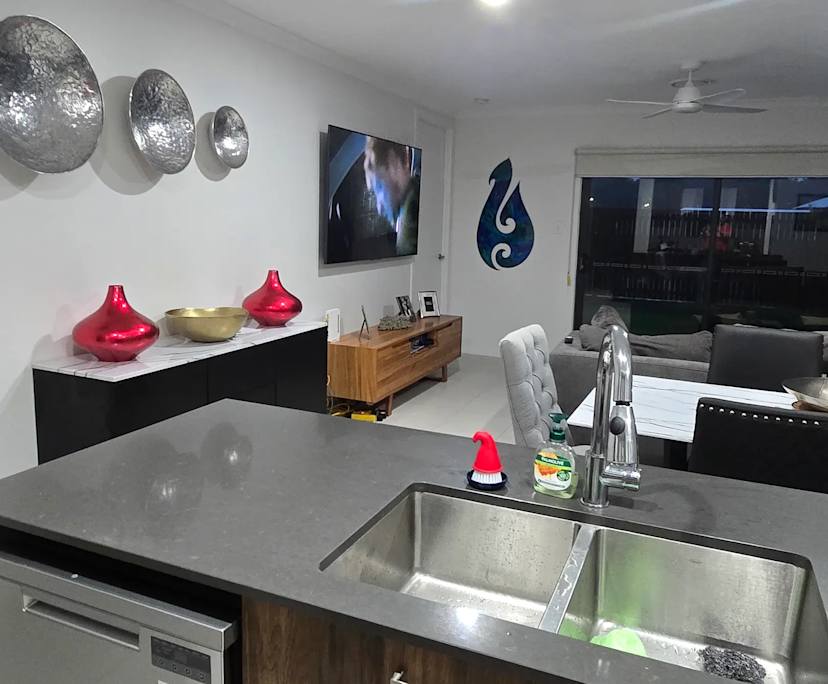 $300, Share-house, 4 bathrooms, Redland Bay QLD 4165