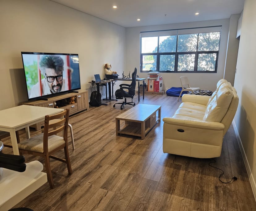 Furnished room with ensuite in a flatshare