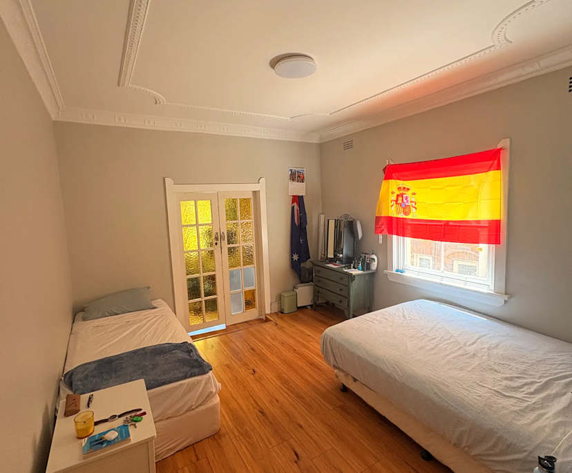 Furnished room in a flatshare