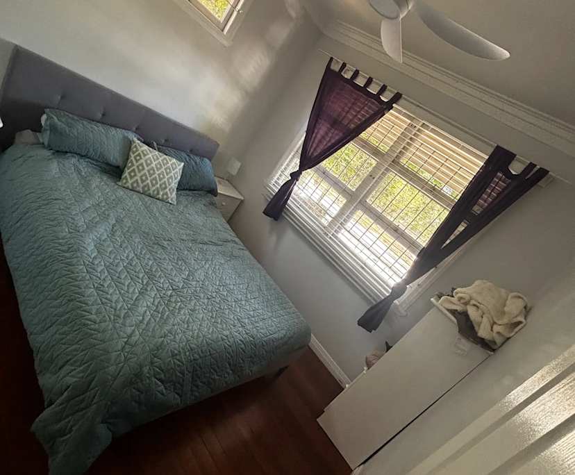 Room in a share house